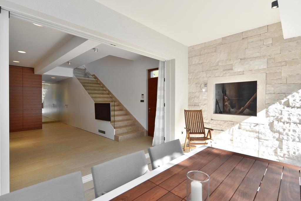 Chiponsky One - 5 Star Beachfront Property Бол Екстер'єр фото