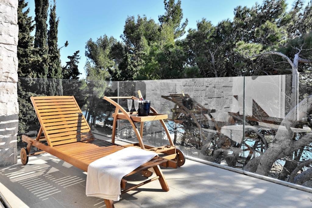 Chiponsky One - 5 Star Beachfront Property Бол Екстер'єр фото