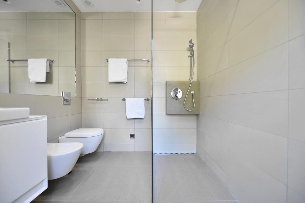 Chiponsky One - 5 Star Beachfront Property Бол Екстер'єр фото