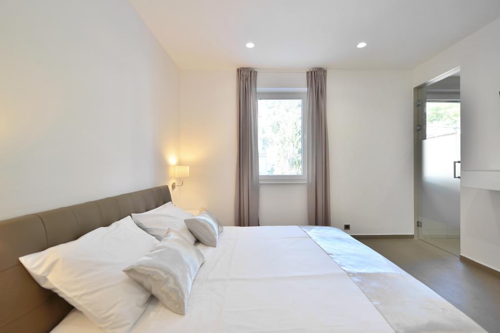 Chiponsky One - 5 Star Beachfront Property Бол Екстер'єр фото