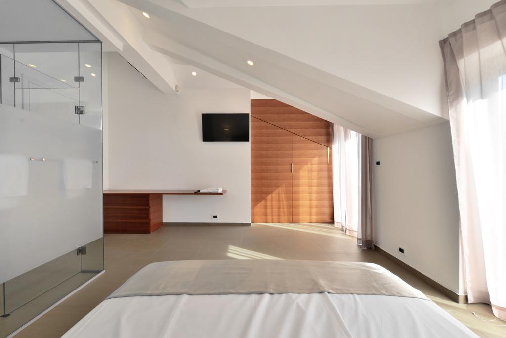 Chiponsky One - 5 Star Beachfront Property Бол Екстер'єр фото